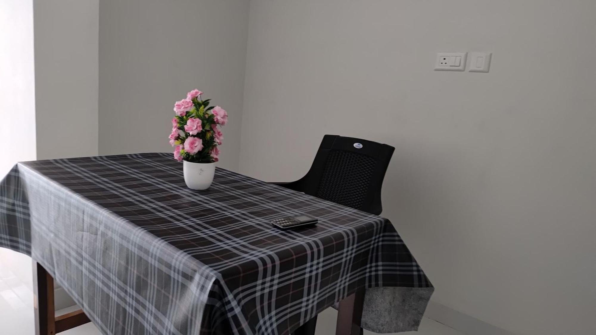 Sivasarass Rooms Thiruvananthapuram Esterno foto